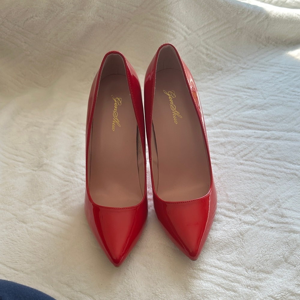 Genshuo Classic Red Heels